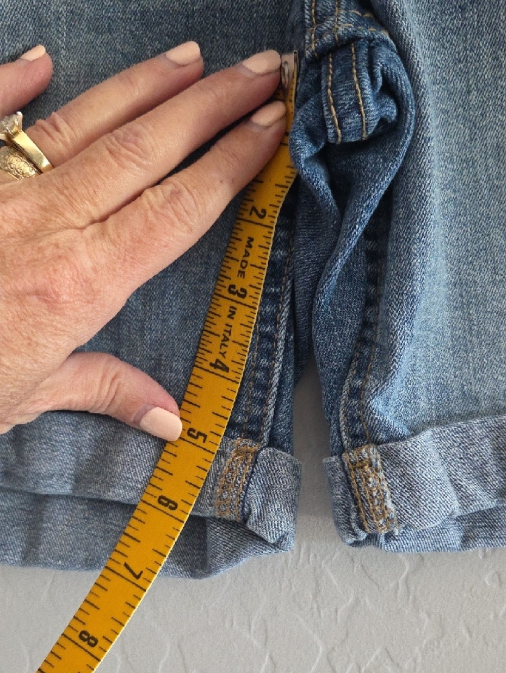 Kensie Vintage Medium Blue Denim Shorts with Rolled Hem Size 8 One Owner EUC - Picture 4 of 7